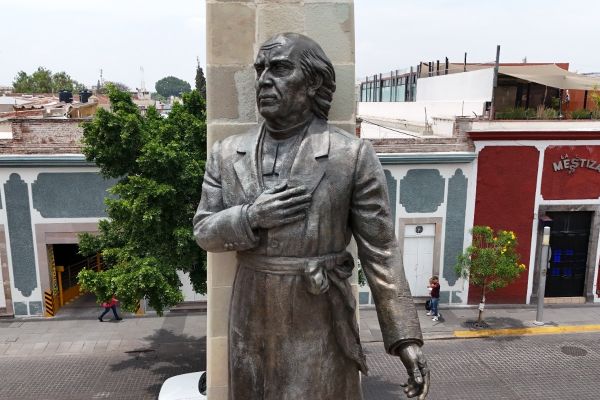 Monumento al cura Miguel Hidalgo y Costilla